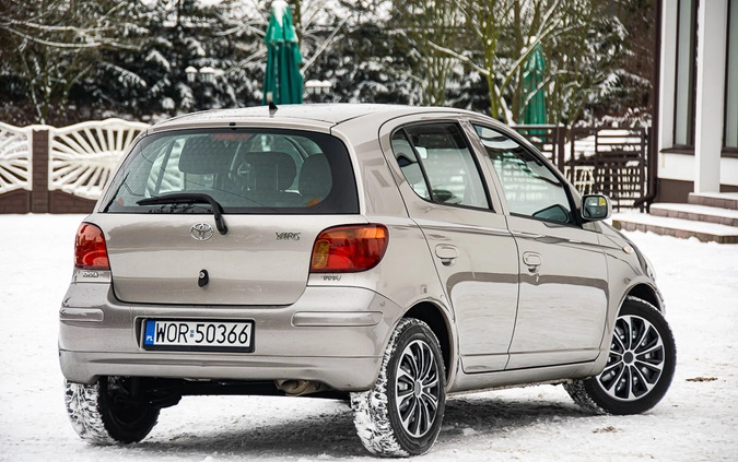 Toyota Yaris cena 10000 przebieg: 160000, rok produkcji 2005 z Łęczyca małe 562